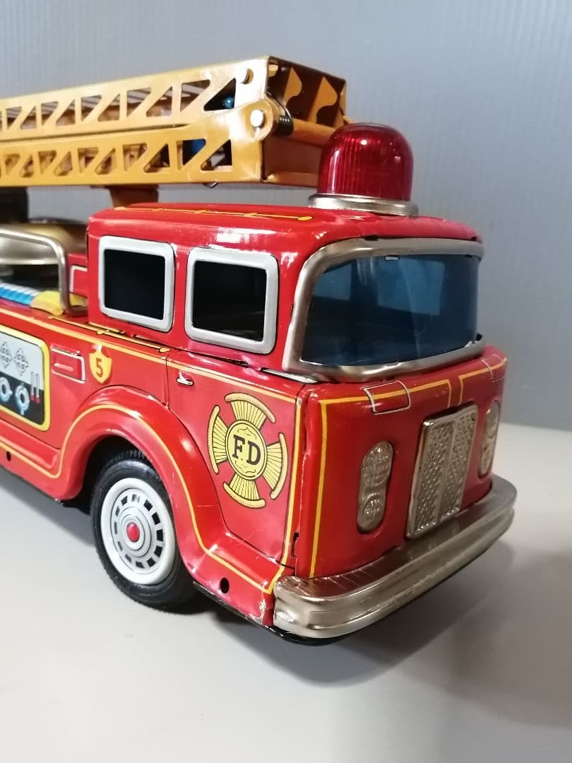 アメリカ型 ハシゴ消防車　電動 / ブリキ　光球商会