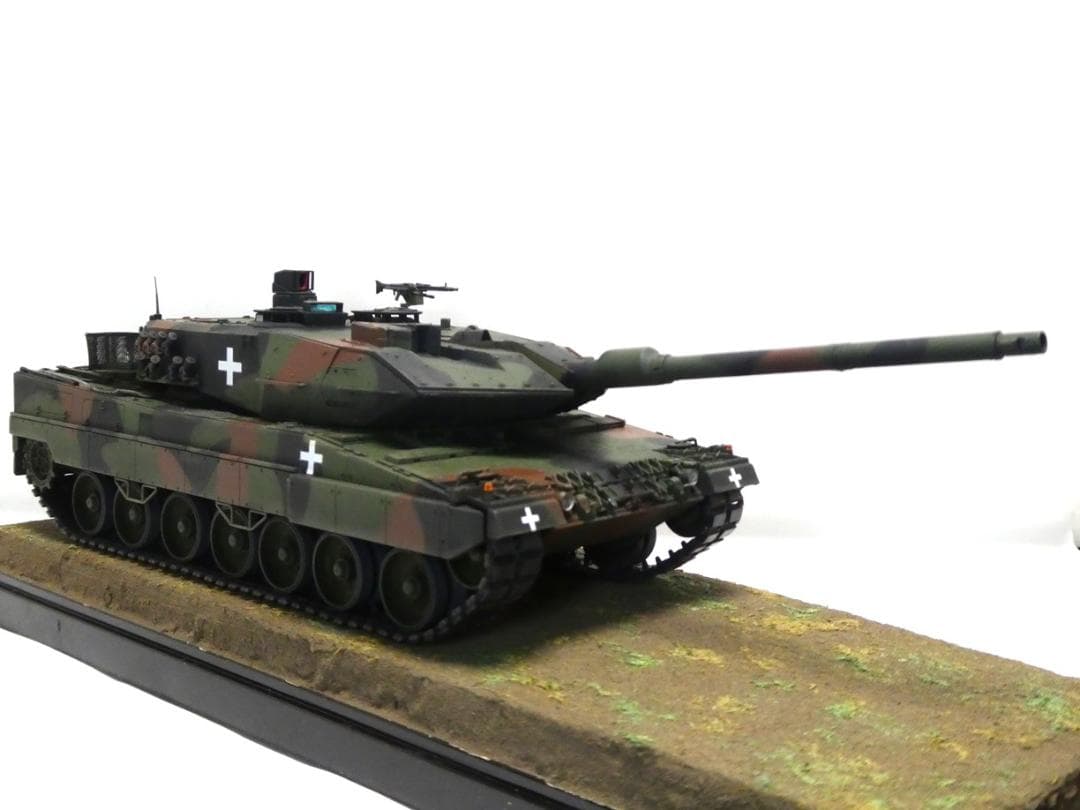 タミヤ 1/35 レオパルト2A6戦車“軍” 完成品