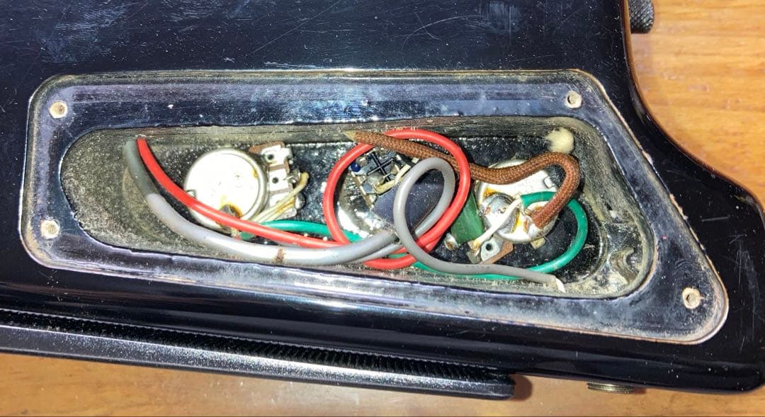 タムタム様専用値引き】HOHNER G2 Tremolo ヘッドレスギター