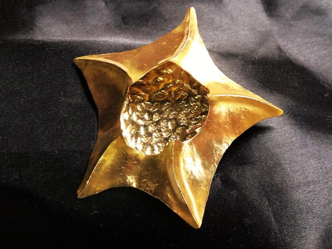 HERVÉ VAN DER STRAETEN 純金ブローチ 】 ヴィンテージ - メルカリ