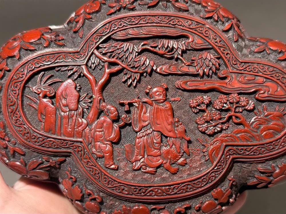 漆】 ☆ 漆器 朱漆絵金龍人物紋毛筆 ☆ 清代 花卉 唐人 描金文様