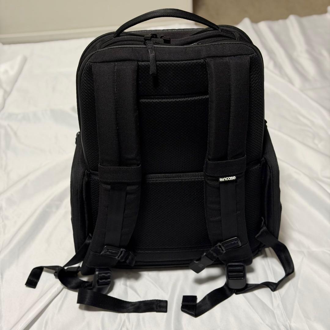 バッグ Incase A.R.C. Commuter Pack