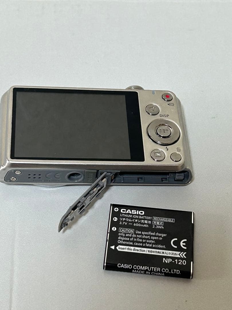 CASIO EXILIM 16.1MP コンパクトデジタルカメラ EX-Z700