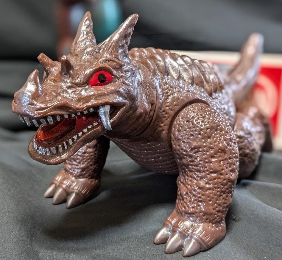 パゴス四足歩行版・ネロンガ（マルサン）ソフビフィギュア2体セット