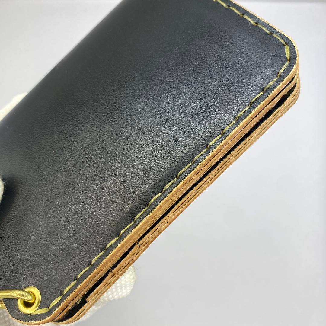 折らずお札収納 真鍮 丘染めブラックの無骨トラッカーウォレット