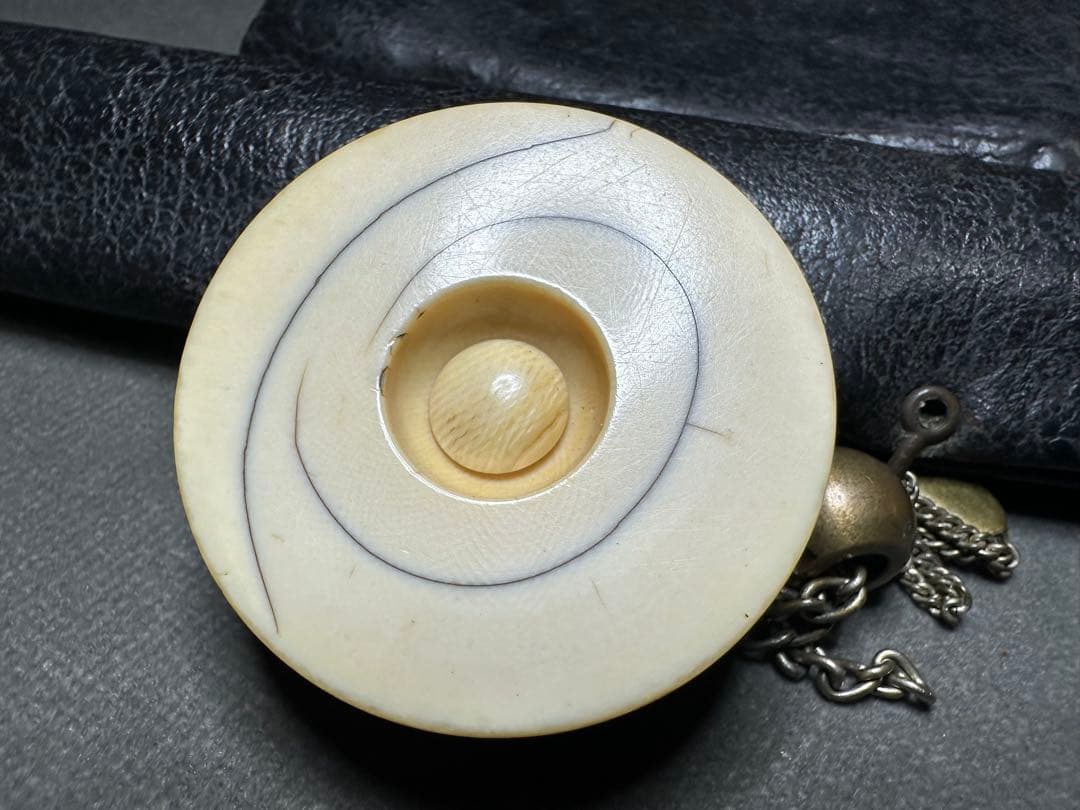 極上 根付 天然素 煙草入れ 煙管入れ材 アンティーク 和彫 置物 骨董