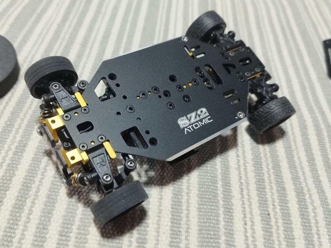 ATOMIC SZ2 シャフトドライブAWD 1/28 ミニRCカー ミニッツ