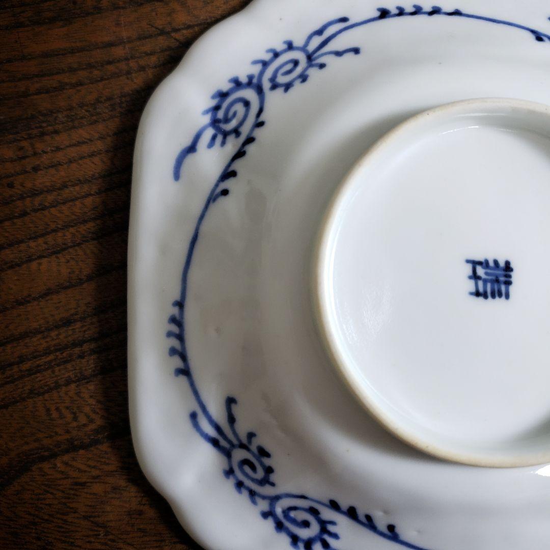 染付角皿 古伊万里 薄造 山水文様 牡丹文 唐草文 七宝繋