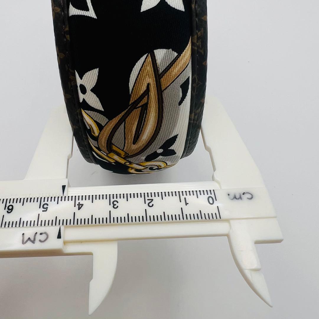 超美品　ルイヴィトン　カチューシャ　ヘアバンド　ビーマインドフル　M77394