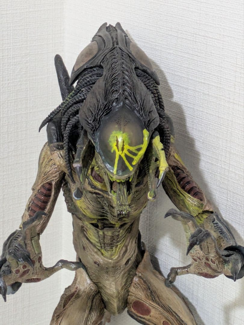 ホットトイズ　ムービー・マスターピース　プレデリアン（ダメージ版）