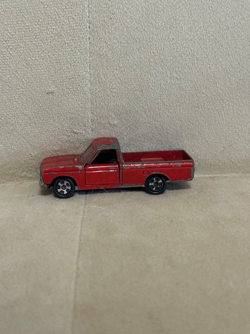 香港製　トミカ　ダットサン 1300 トラック 1Bホイール