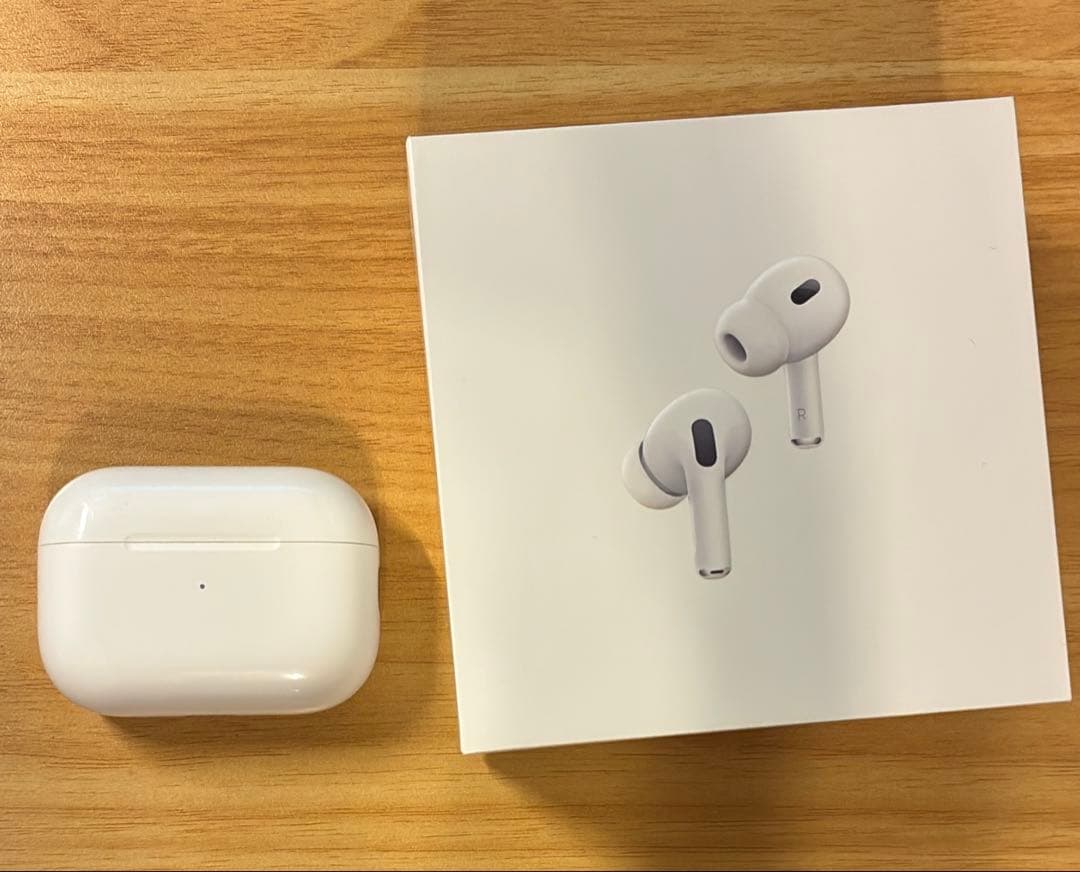 【正規品】AirPods Pro 2(本体+ AppleCare+付属品+箱付) どっちが本物？】AirPods Pro (第二世代)の本物と偽物を見分ける