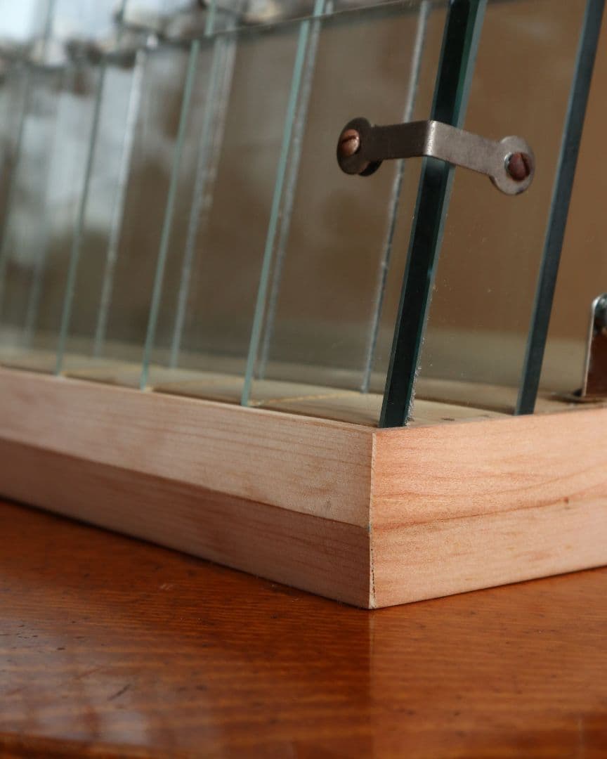 e*n様 古いガラスのペン立て 什器 飾り棚 ガラスケース 文房具