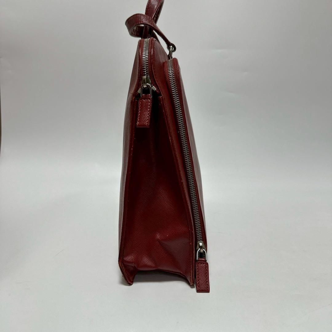 t44 プラダ　三角ロゴ　サフィアーノレザー　ブリーフケース　ハンドバッグ.