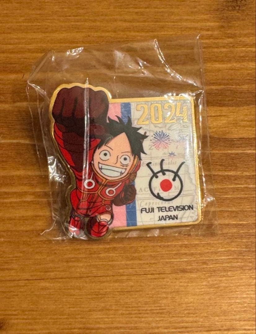 パリオリンピック・フジテレビメディアピンバッジ（ONE PIECEルフィ