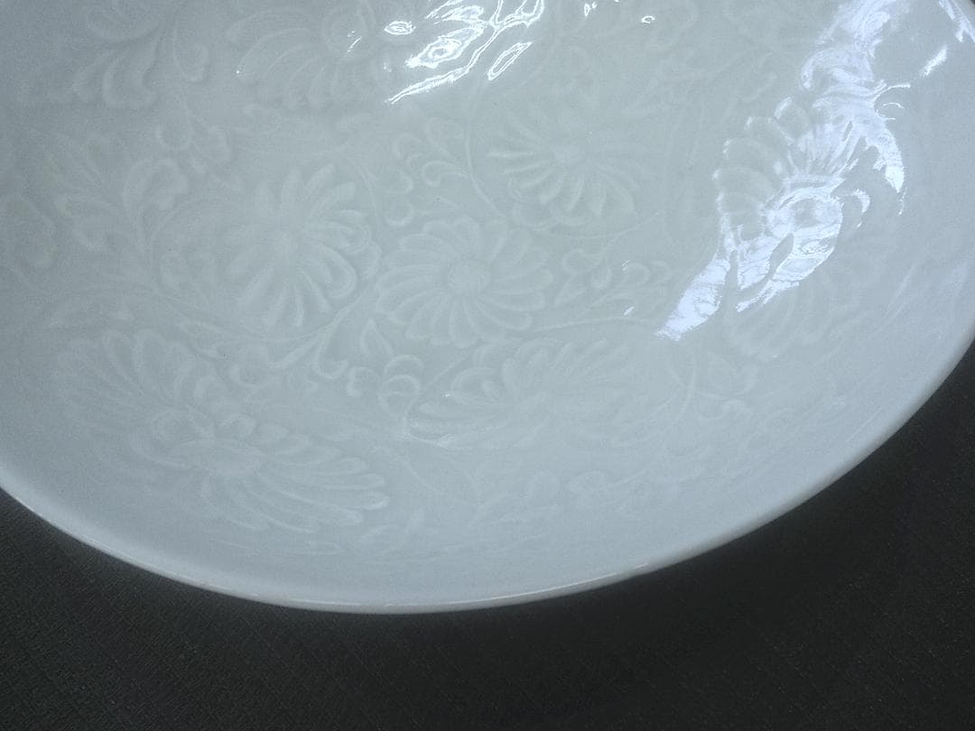 品格！【中国陶磁器 花文陽刻作上品物 鉢皿茶碗・G14】☆水注