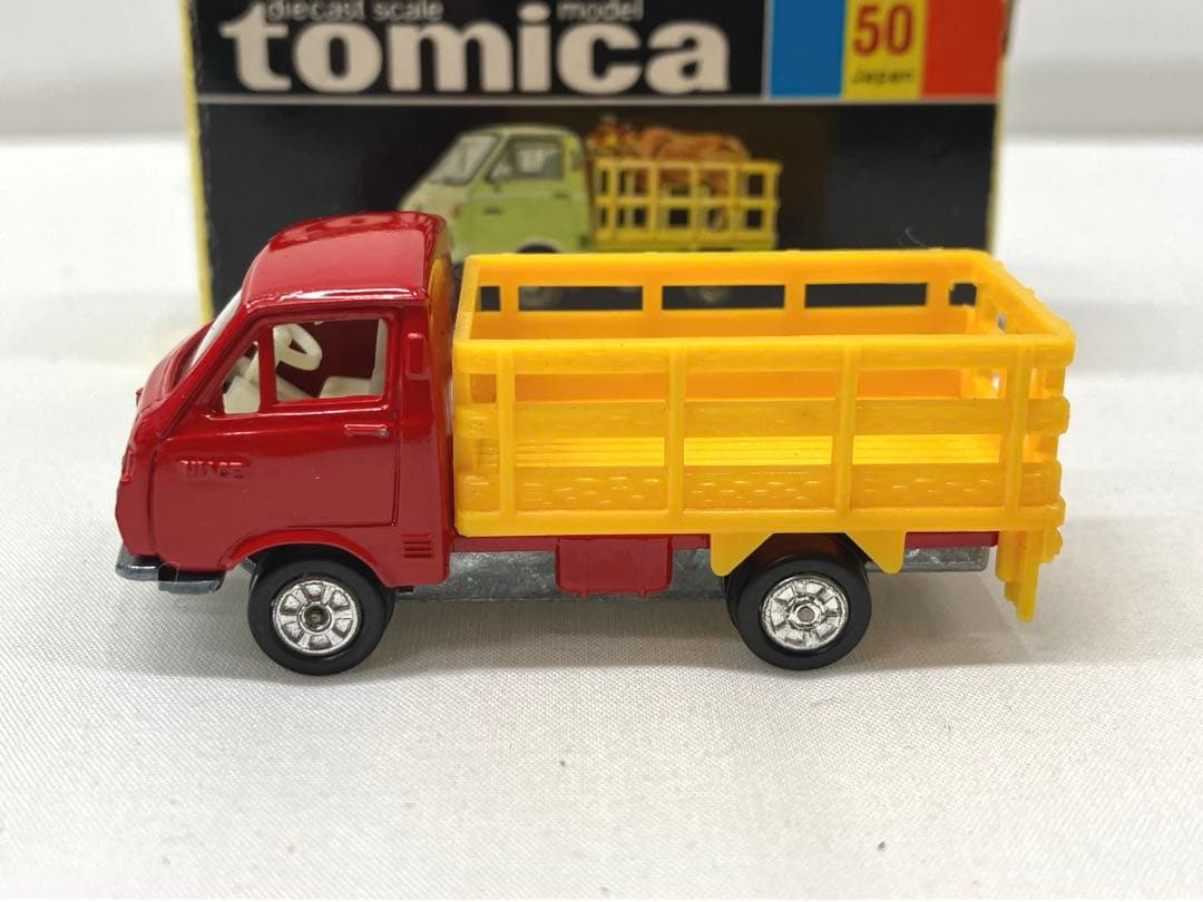 トミカ トヨタ ハイエース 牧場トラック 赤 黄色 No.50 黒箱