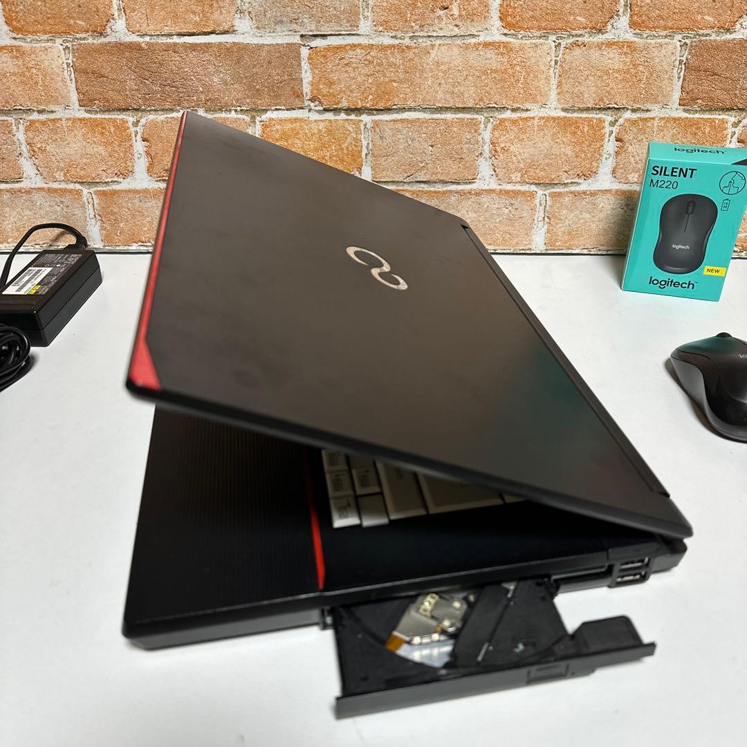 富士通 ノートPC 高速起動SSD Windows11 オフィス2024年入り