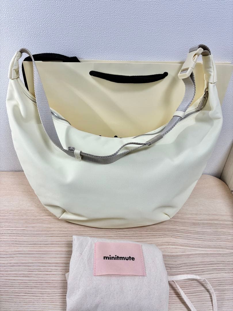 新品　minitmute ミニットミュートClowaistバッグ　butter