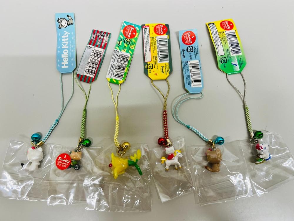 ◆サンリオ HELLO KITTY ご当地ストラップ 41個セット 08273