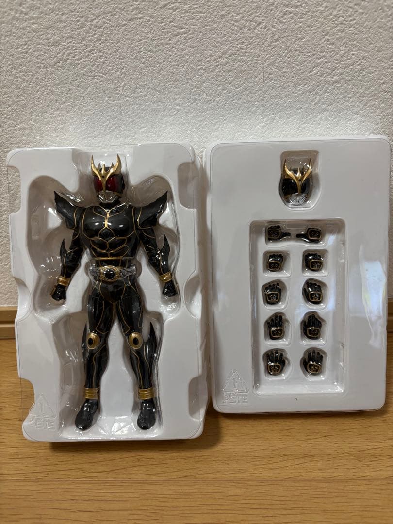 S.H.Figuarts 真骨彫製法 仮面ライダークウガ アルティメットフォーム