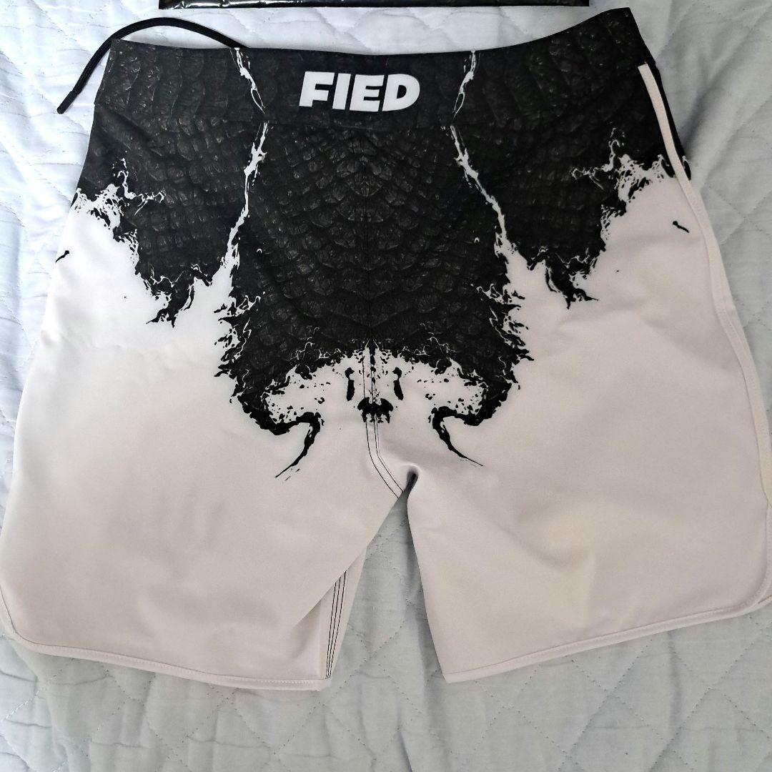 FIED ホワイト/ブラック フィジーク サーフパンツ メンズ