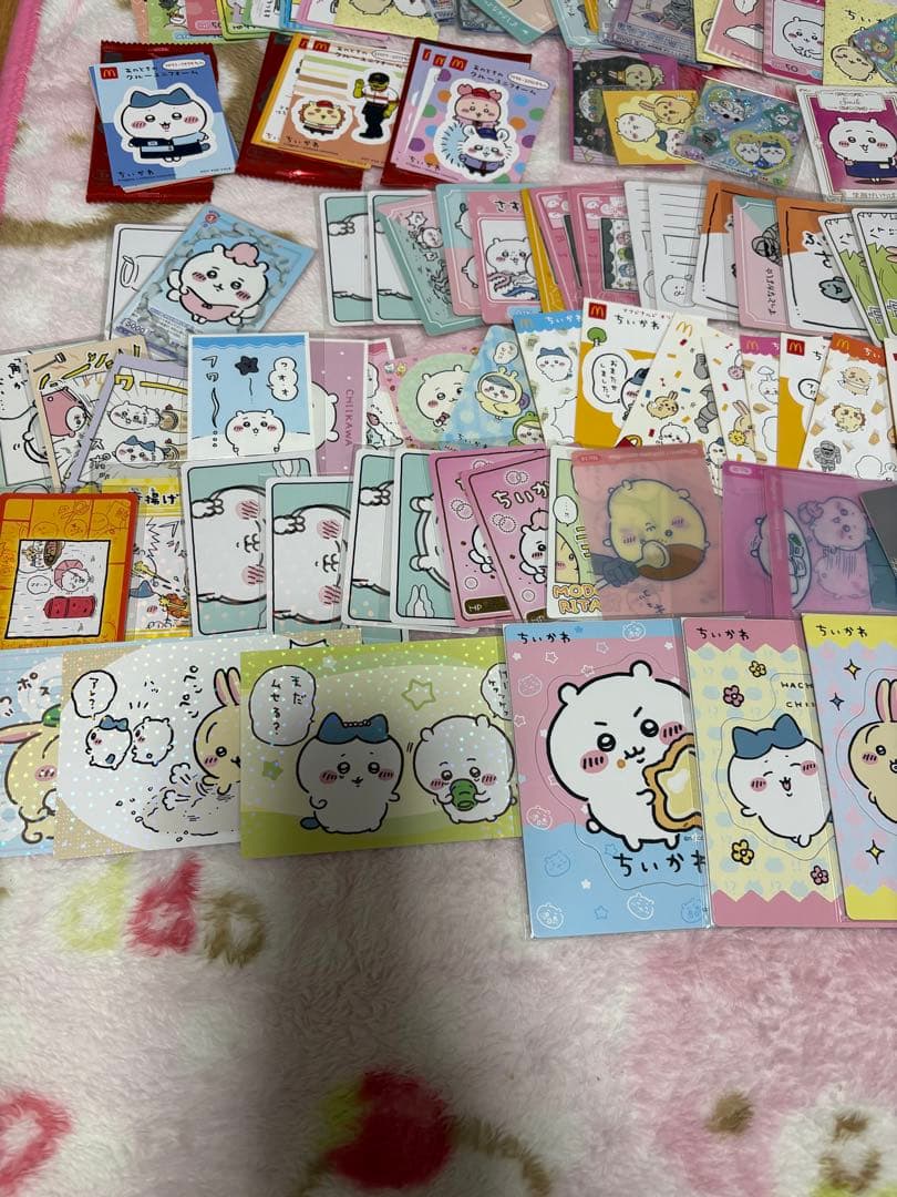 ちいかわ グッズ まとめ売り 缶バッジ カード ステッカー タオル くら寿司