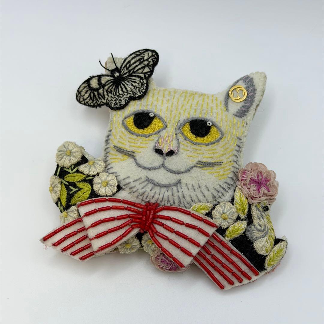 GUCCI ヒグチユウコ ブローチ レア 刺繍ブローチ コサージュ グッチ