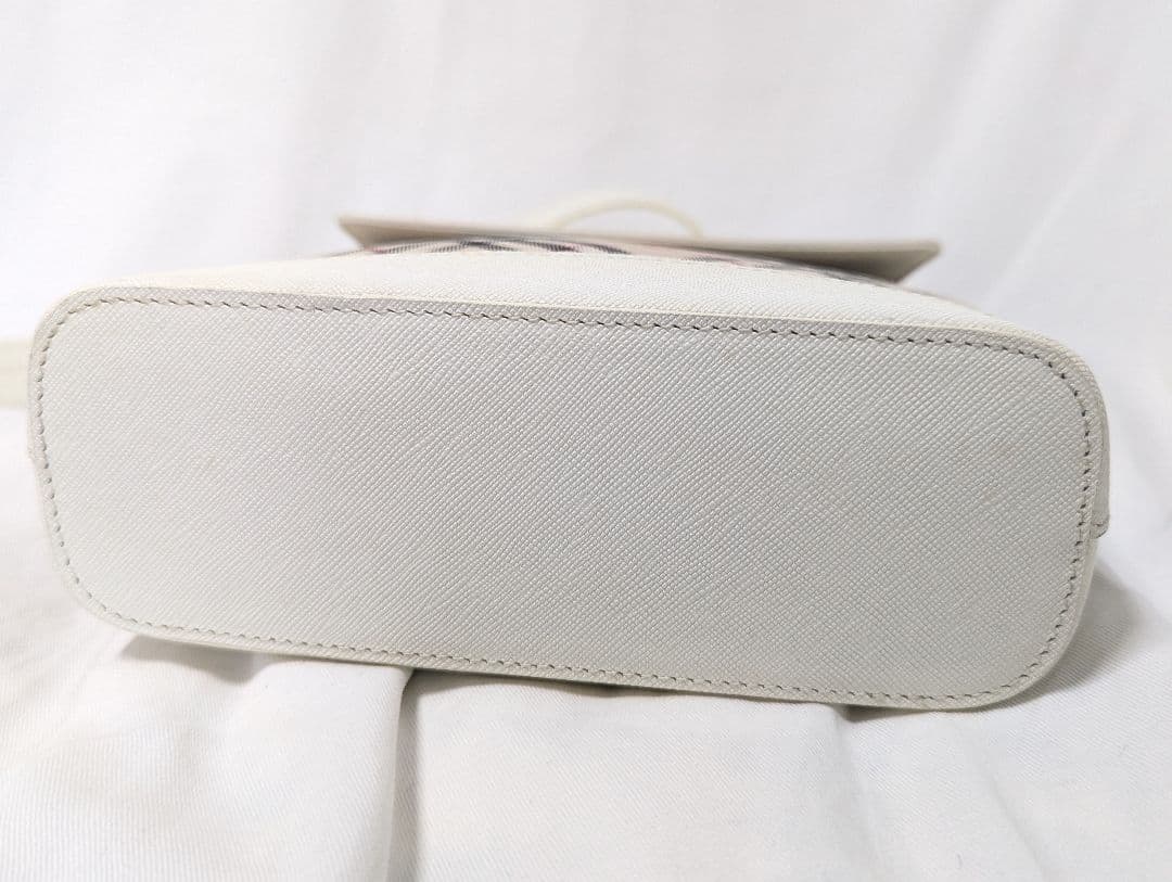 Burberry バーバリー ショルダーバッグ ノバチェック 斜め掛け レザー