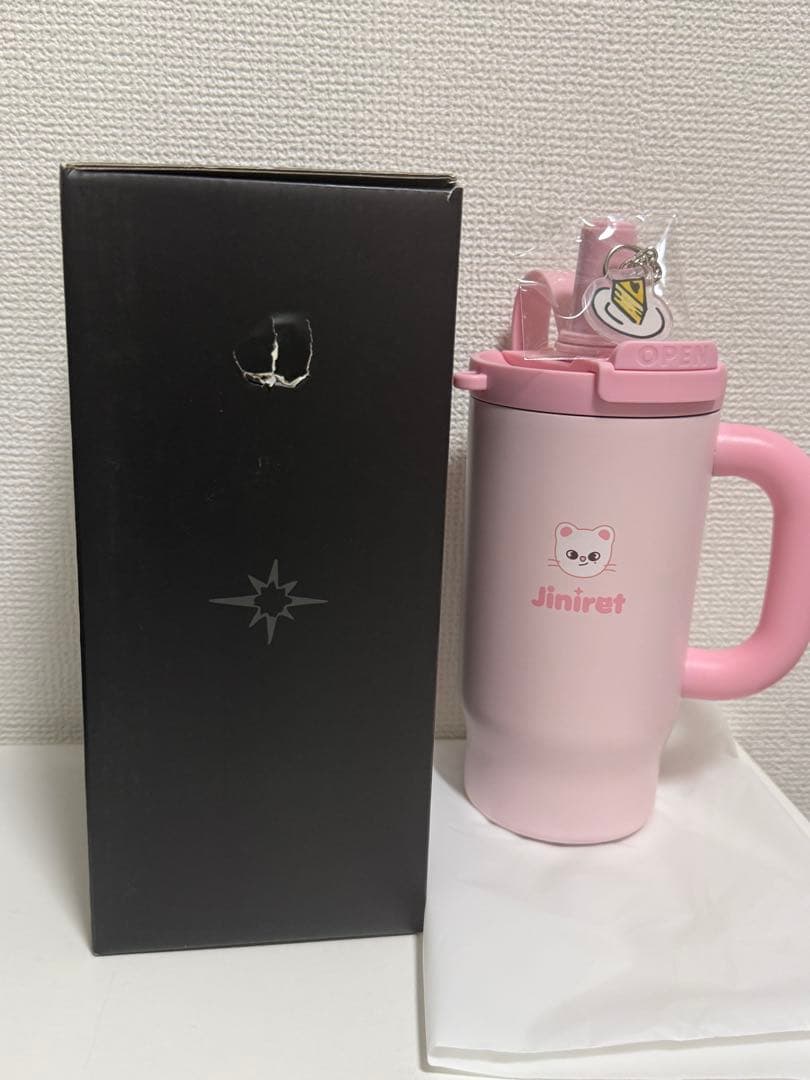 straykids ポップアップ yizhiyu タンブラー ヒョンジン