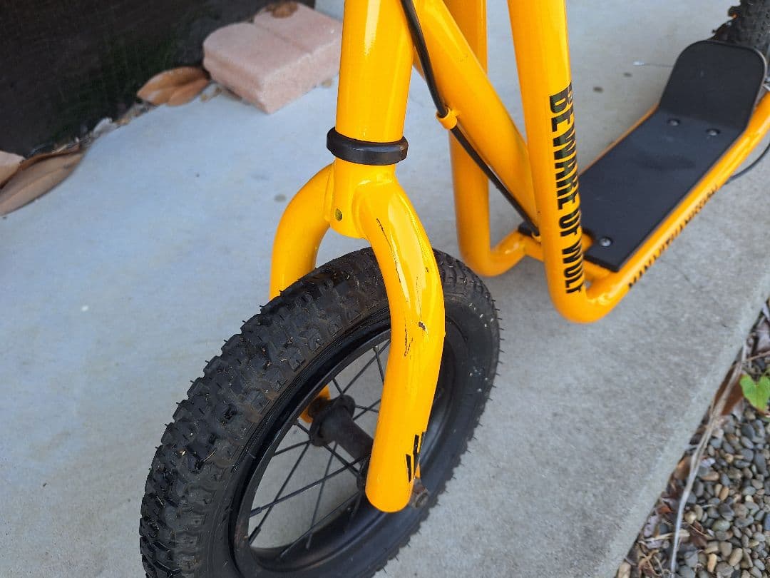 マンウィズ プレミアム バギーキックボード イエローの通販はau PAY