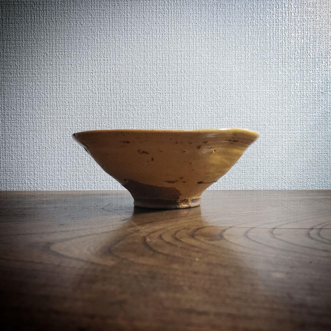 茶碗 抹茶椀 茶道具 茶器 黄土色 陶器 鉢 訳あり 欠け 井戸脇茶碗