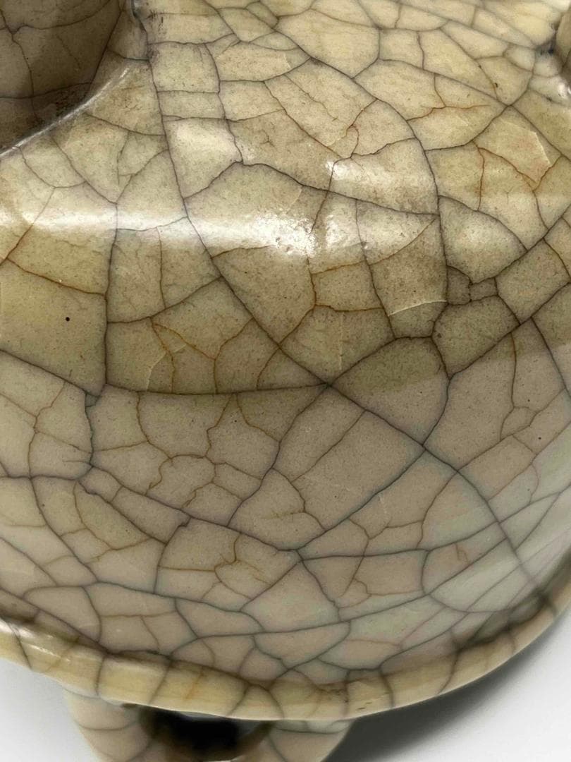 宋時代 青磁 汝官窯包金氷裂紋 支釘焼き 双耳三