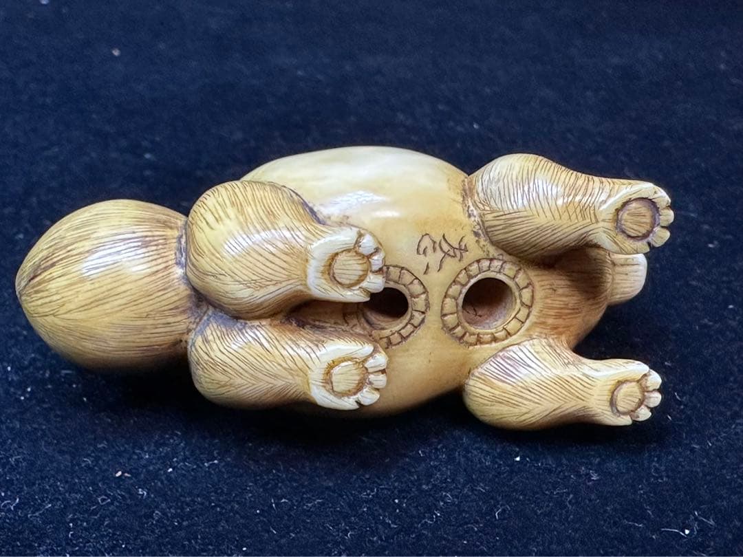 極上 根付 狸 彫刻 置物 細密細工 骨董 アンティーク 在銘