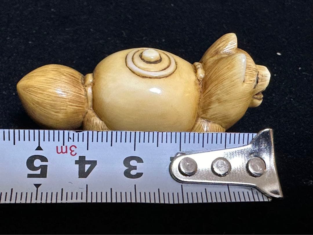 極上 根付 狸 彫刻 置物 細密細工 骨董 アンティーク 在銘