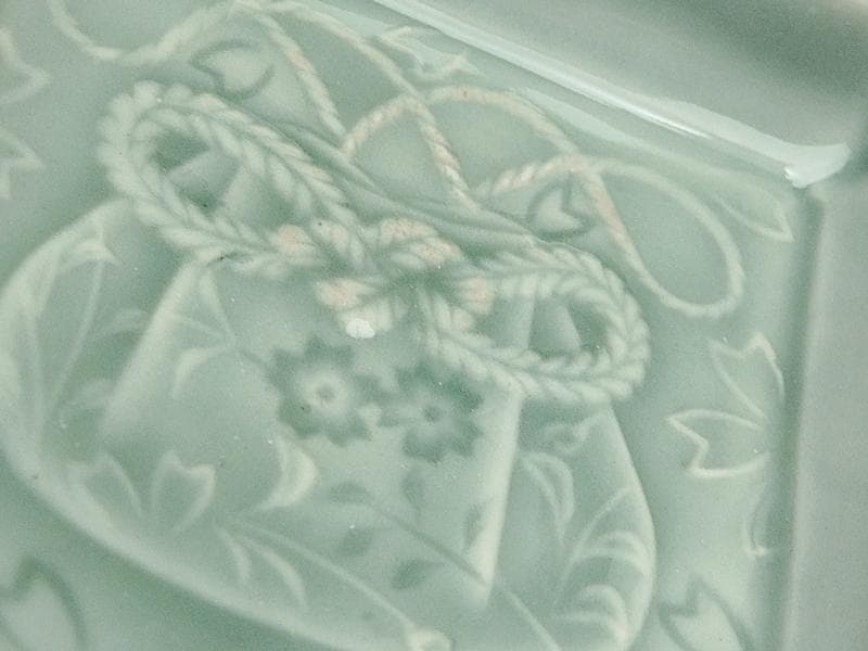 渋草焼 青磁 陽刻 巾着に桜の図 五陶 四方角皿 F348AS-fbuk - メルカリ