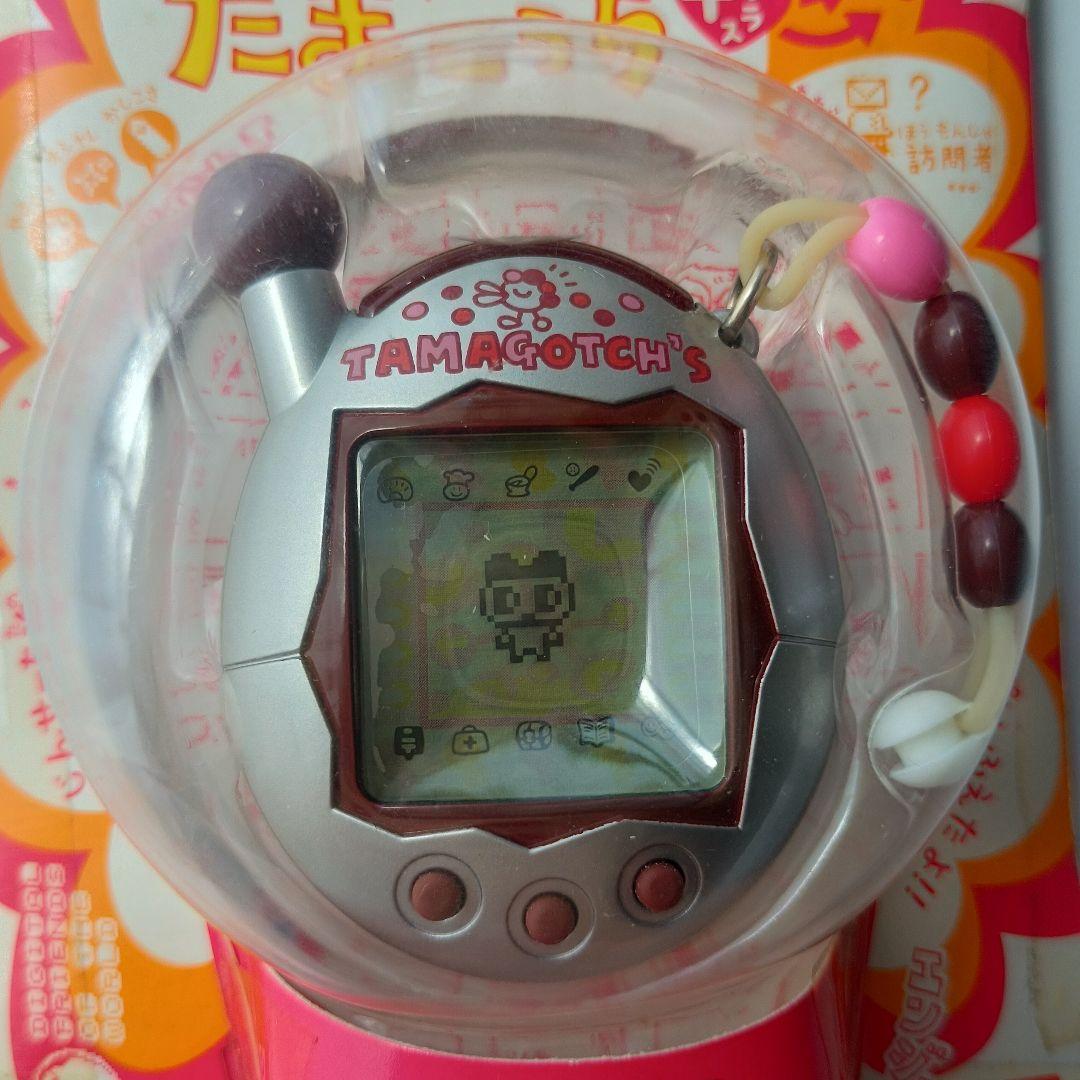 当時の物。たまごっち 2004 シルバー