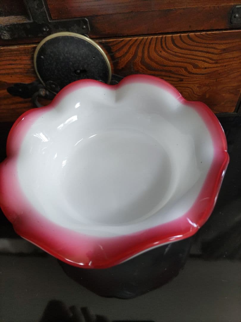 明治文化の薰風 花開く開化の粋 乳白赤縁氷コップ 貴重な