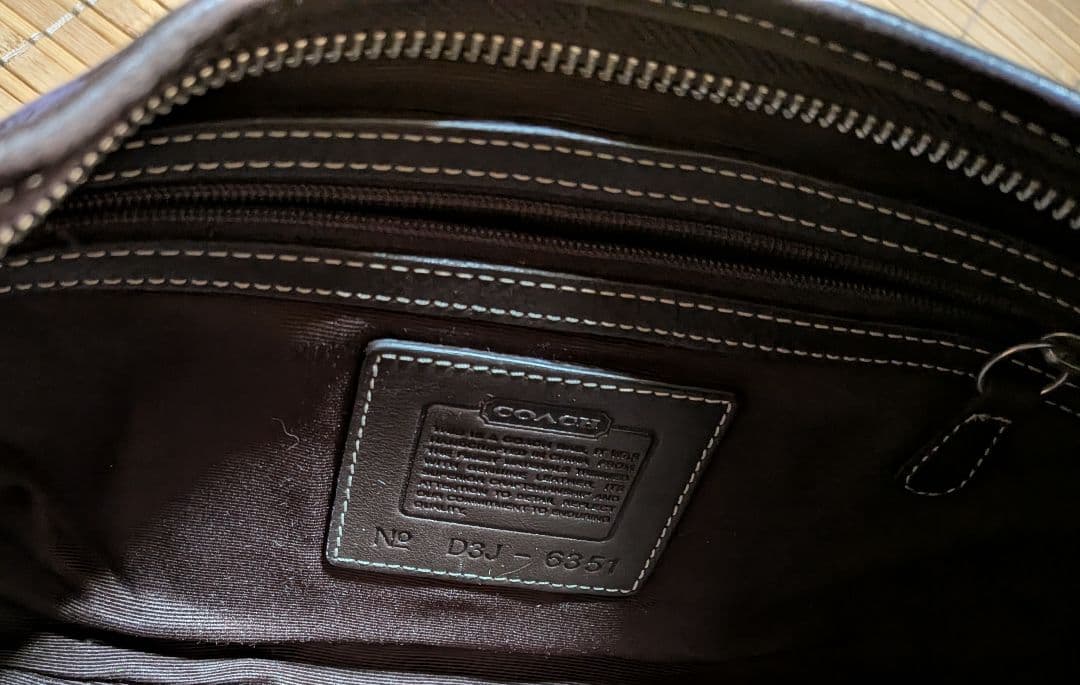 極美品！COACH ミニシグネチャーホーボーワンショルダーバッグ6351ボルドー