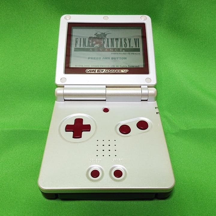 ゲームボーイアドバンスSP ファミコンカラー本体 ソフト18本 充電