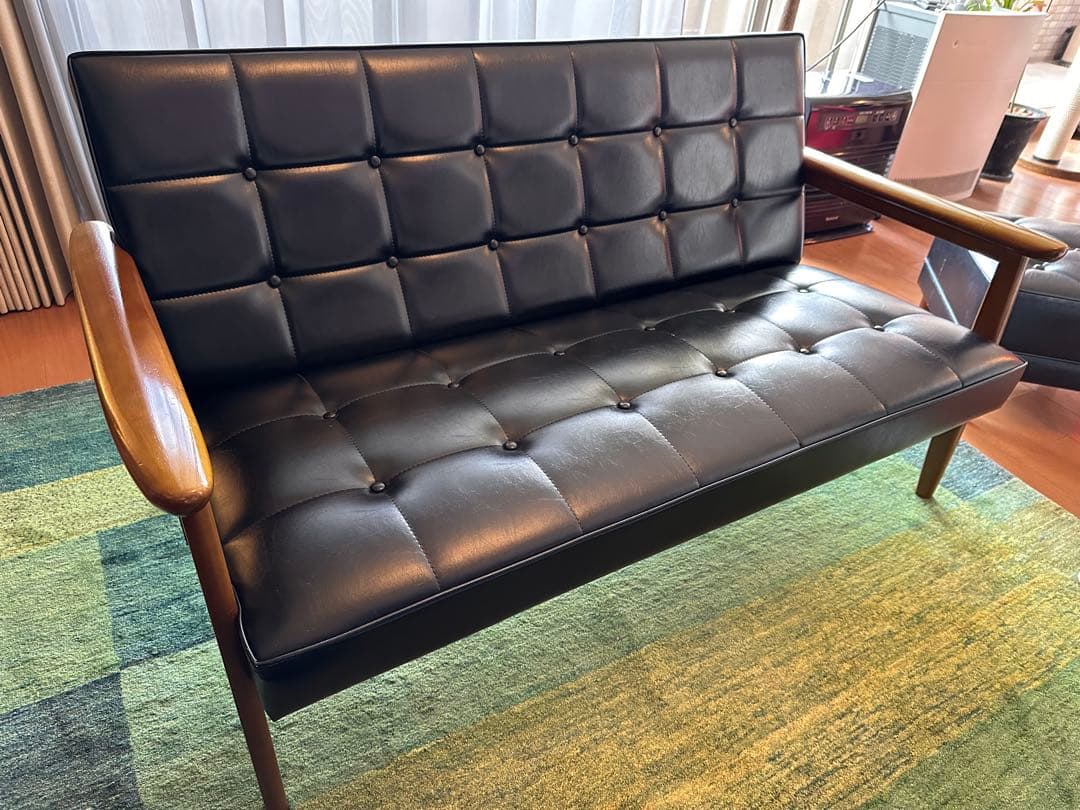 【がわしん】カリモク60 Kチェア2シーター/スタンダードブラック