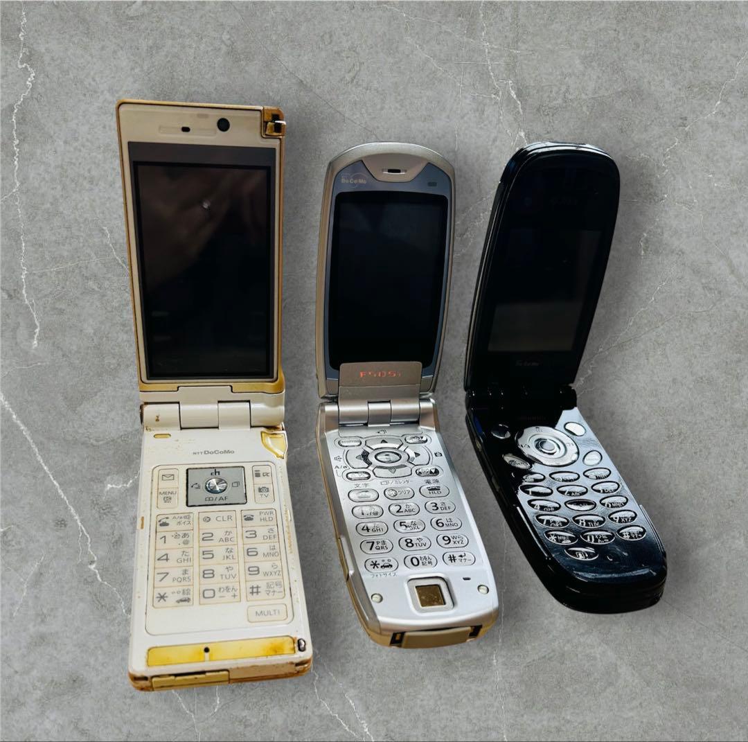 折りたたみ式携帯電話3台セット ジャンク品 - メルカリ