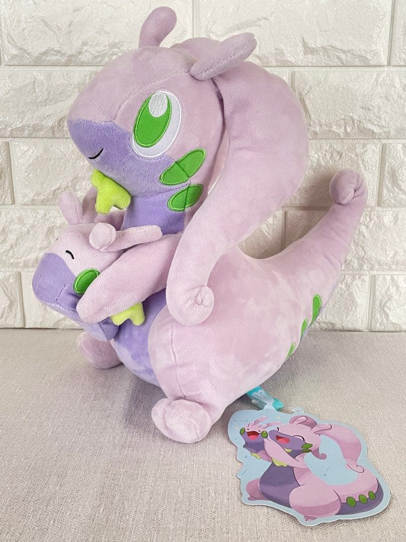 ポケモン ヌメルゴンがヌメラ抱いてるぬいぐるみ ヌメラ＆ヌメルゴン