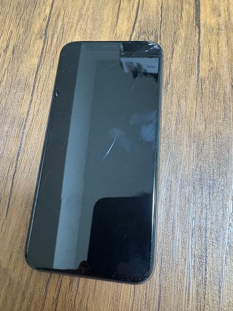 Apple iPhone Xs ゴールド 画面ひび割れあり 本体のみ