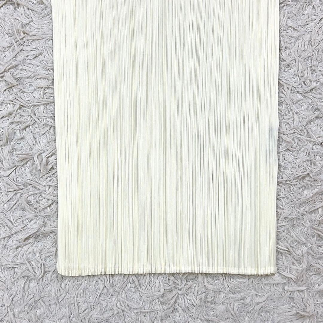 ISSEY MIYAKE イッセイミヤケ プリーツ タンクトップ オフホワイト