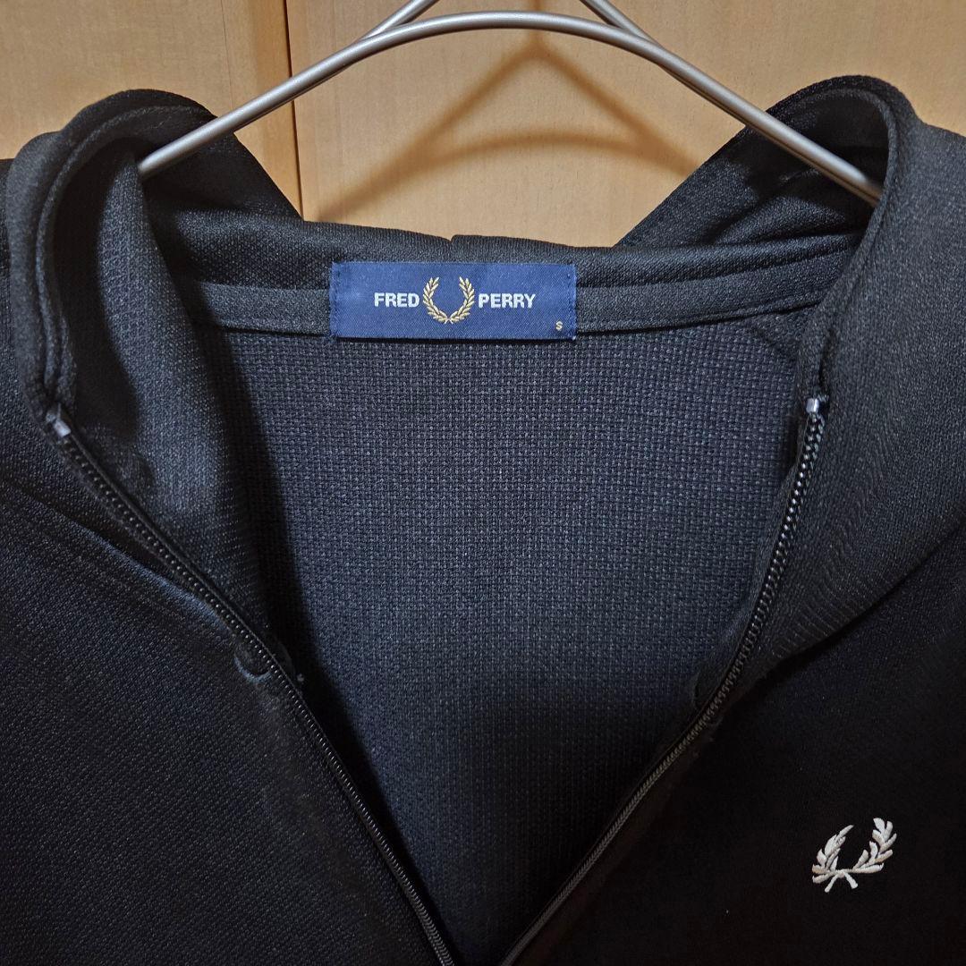 【美品】フレッドペリー　パーカー　ブラック　F1850