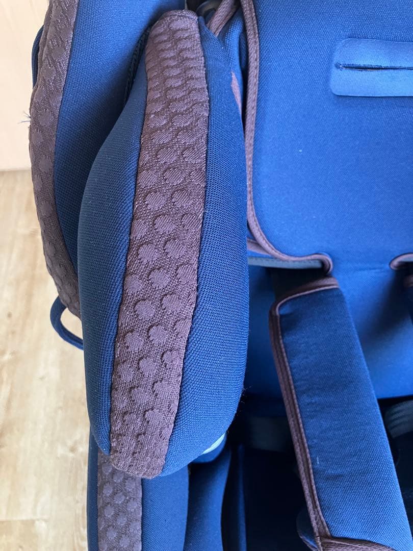 アップリカ　フラディアグロウ　ISOFIX ネイビーシェール