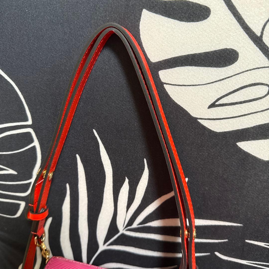 (Hide)V字ロゴ ショルダーバッグ セット