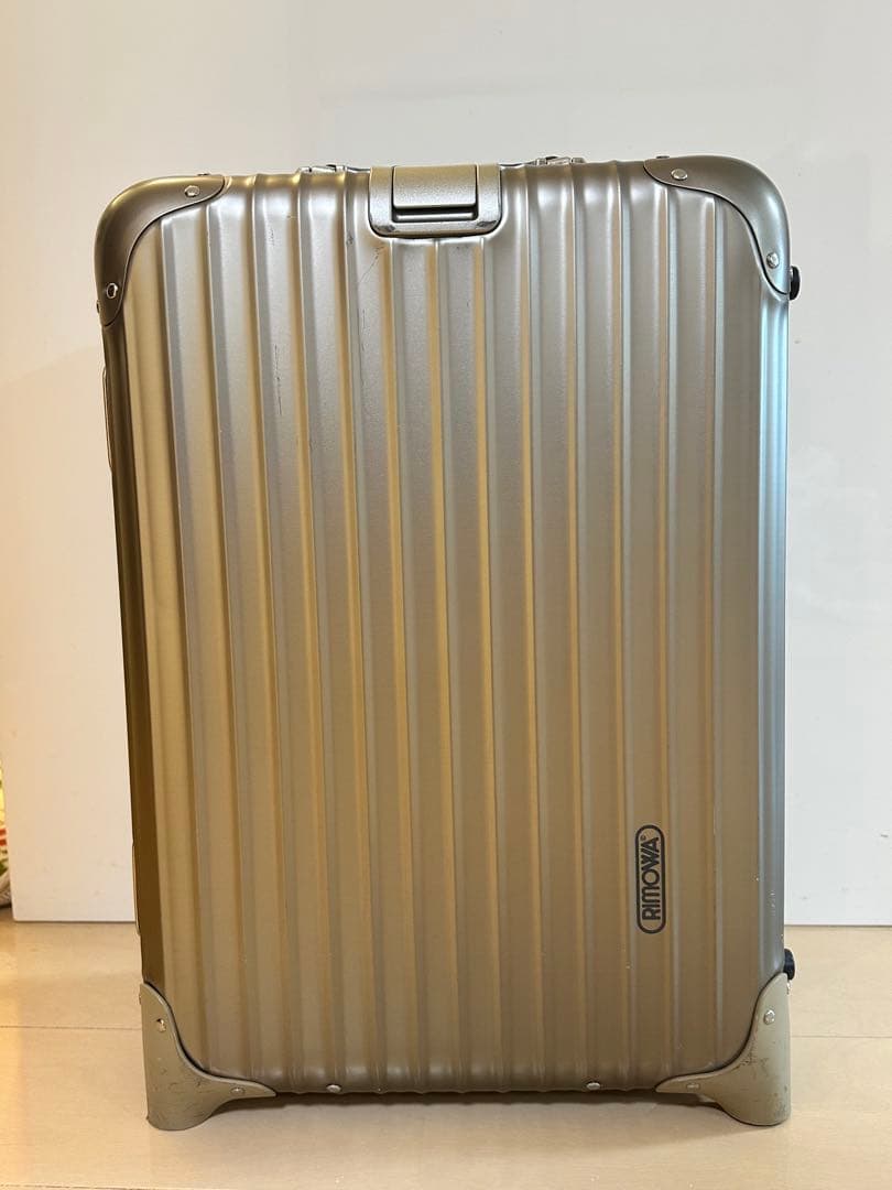 リモワ トパーズ プレミアム 35L 機内持ち込み 2輪 チタニウム アルミ