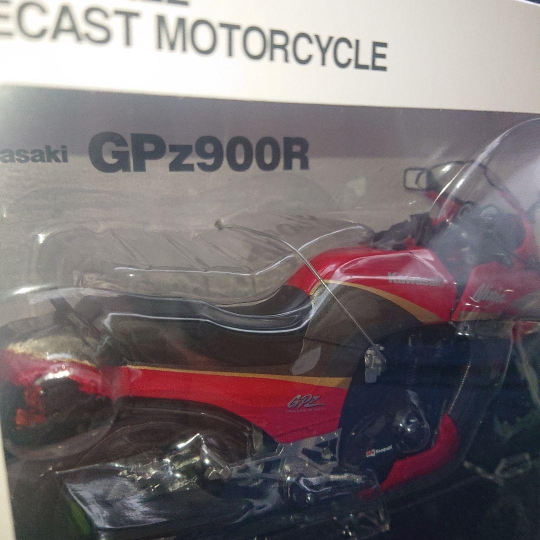 Kawasaki GPz900R 1/12スケールダイキャストバイク　赤/灰